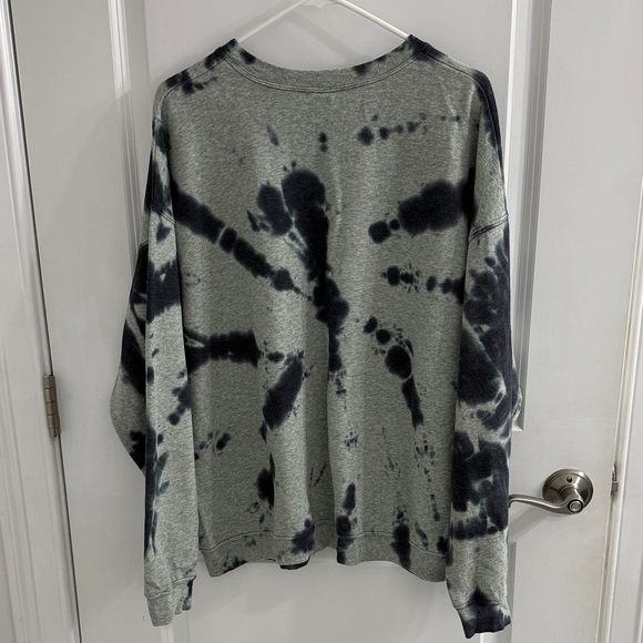 Wild Fable Black and Gray Tie-Dye Sweater - Picture 3 of 4
